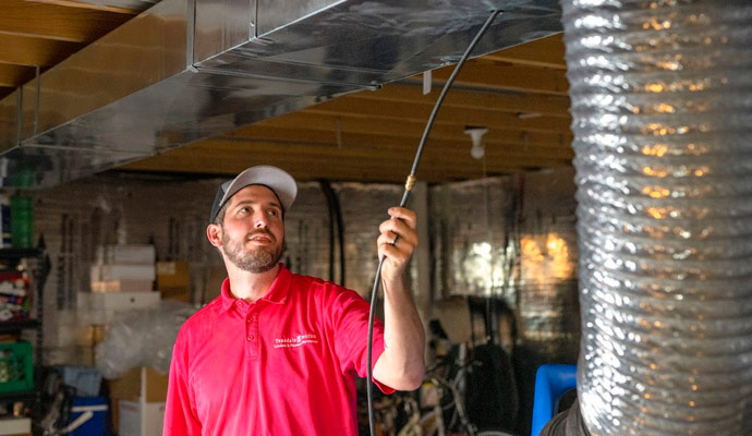 Expert cleaning dryer vent